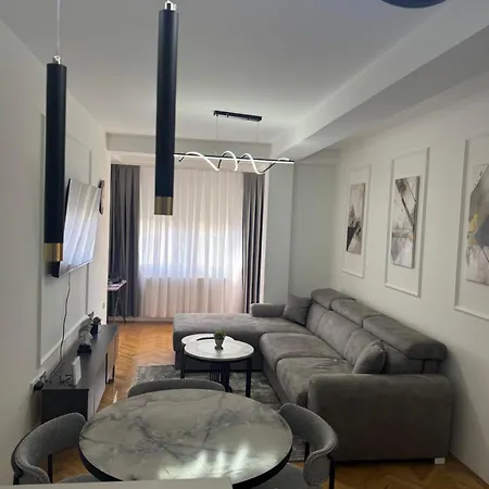 Апартаменты Golden Crown 2 *